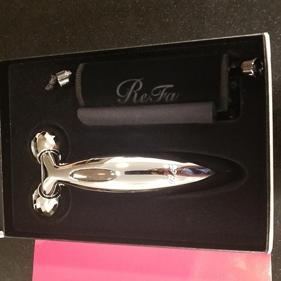 💕REFA💕 ReFa Carat Face New in Box Beauty Face Neck Roller Tool Tighten  Tone - Picture 14 of 17
